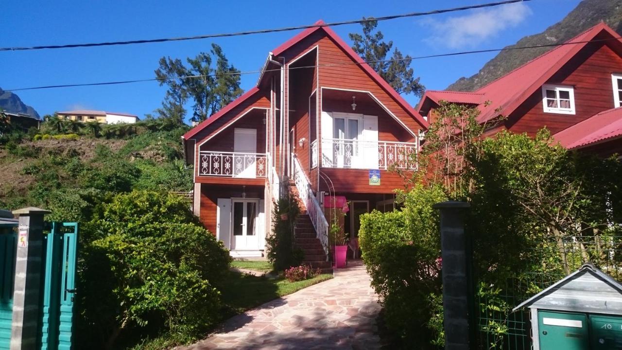 Bed and Breakfast Le Jean Robert Salazie Exterior foto