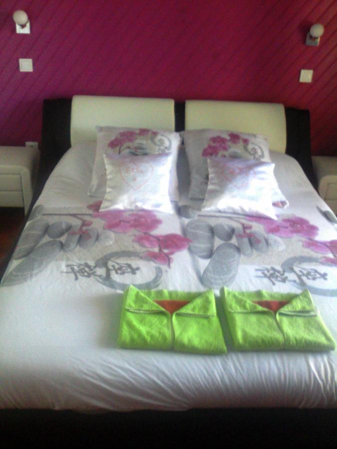 Bed and Breakfast Le Jean Robert Salazie Exterior foto