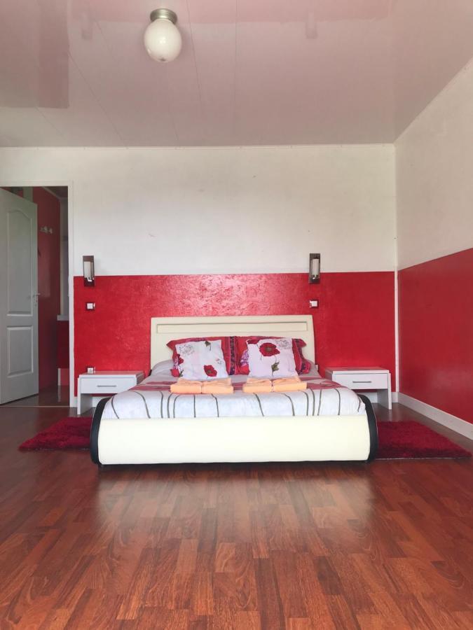 Bed and Breakfast Le Jean Robert Salazie Exterior foto